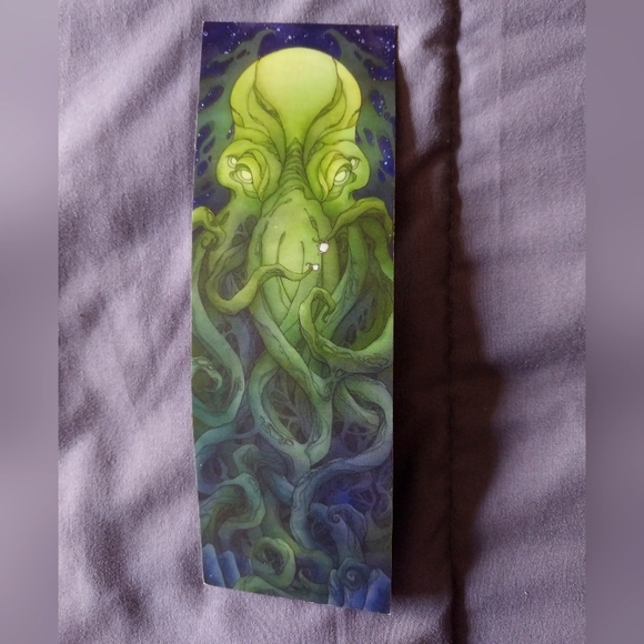 NovelTeas "Cup of Cthulhu" loose leaf Chinese green tea & bookmark set - Picture 3 of 4